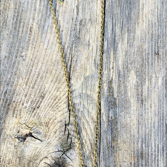 Handmade leaf earrings and necklace set - Picture 3 of 4